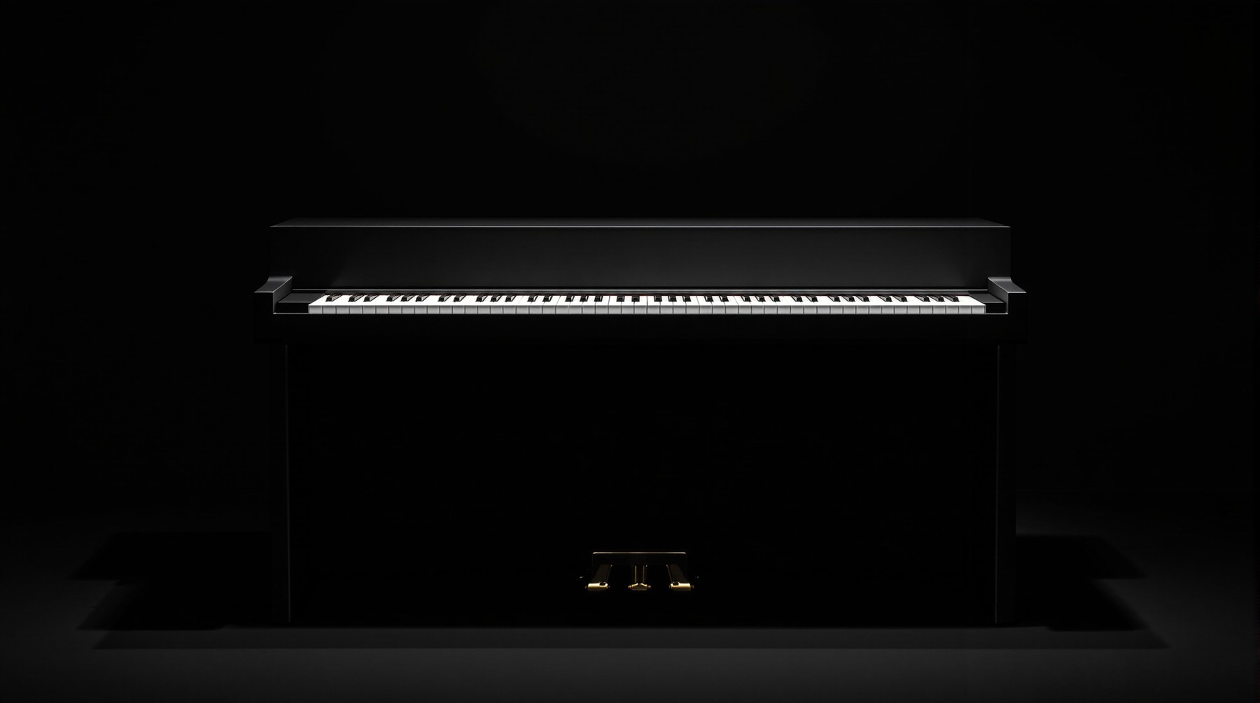 Schwarzes Klavier im dunklen Studio, nur die Klaviatur im Licht